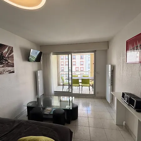 Moderne Avec Terrasse A 100m De La Des Sables-d'olonne - Fr-1-197-405